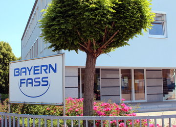 Eingang vom Bayern-Fass Firmensitz in der Augsburger Straße in Aichach